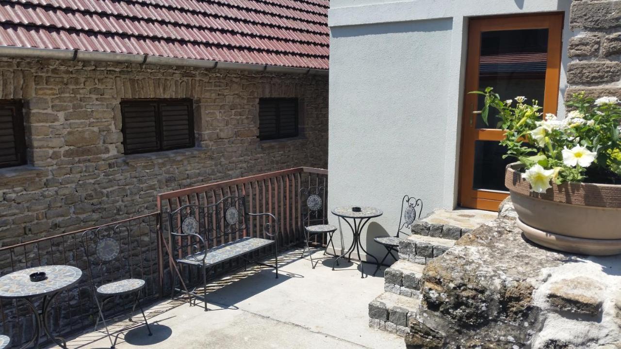 Bed and Breakfast Csoepi Panzio Тихань Экстерьер фото