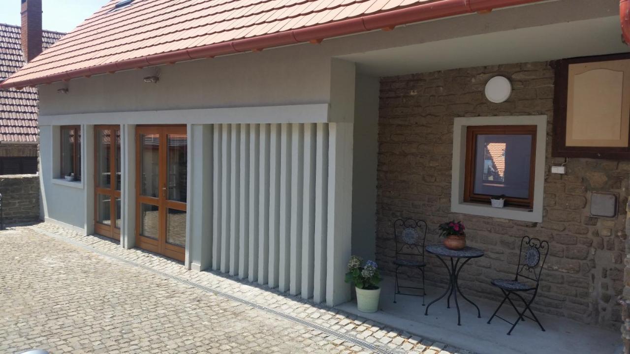 Bed and Breakfast Csoepi Panzio Тихань Экстерьер фото