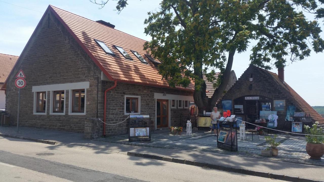 Bed and Breakfast Csoepi Panzio Тихань Экстерьер фото
