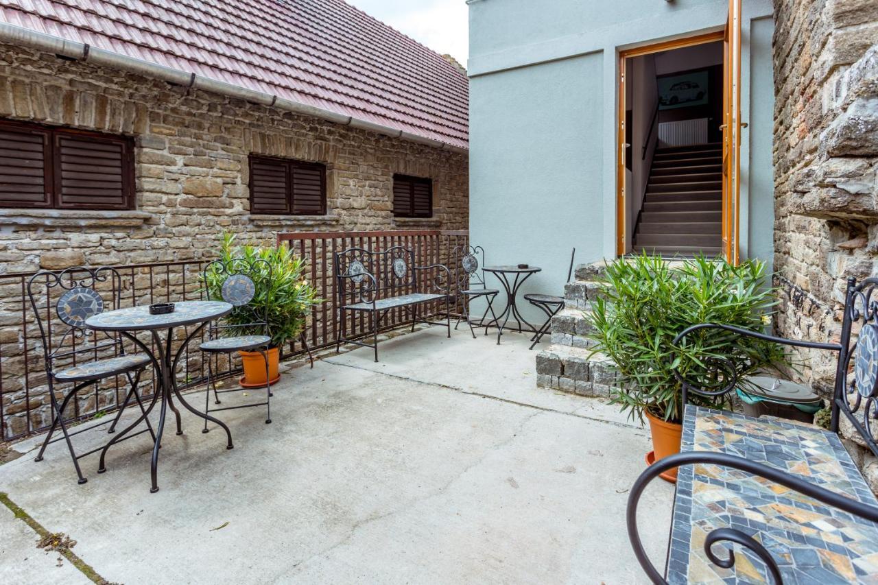 Bed and Breakfast Csoepi Panzio Тихань Экстерьер фото